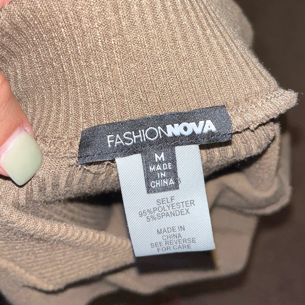 Fashion Nova Two-Piece Set Size M - Picture 4 of 4